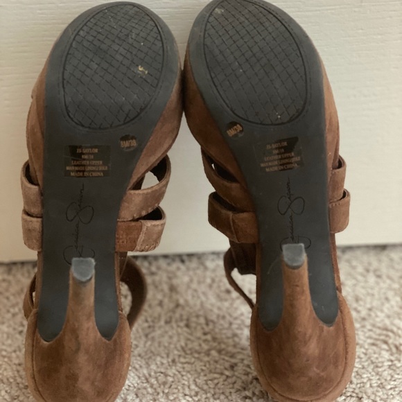 Heels - Picture 3 of 4